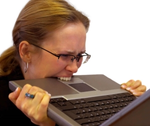 frustrated-woman-laptop